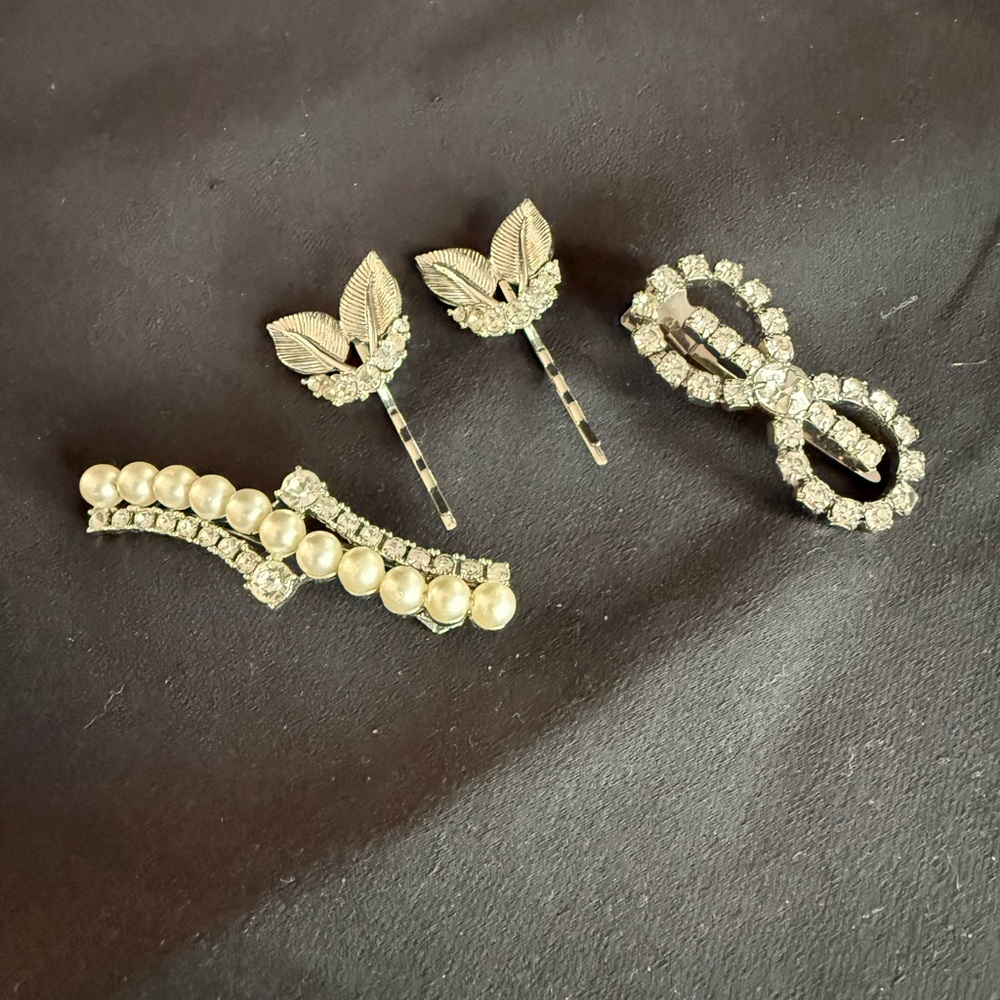 Elegant Silver and Pearl Hair Accessories Set
